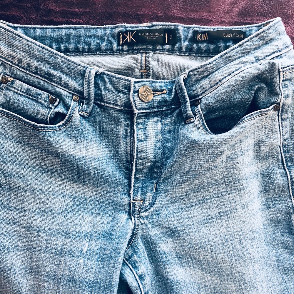 KIM KARDASHIAN SUPER STRETCH SIZE 2 BLUE JEANS